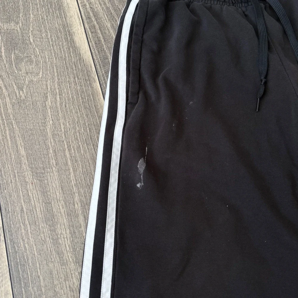 Adidas Essentials 3-Stripes Fleece Shorts Black White DU7830 Mens M Distressed